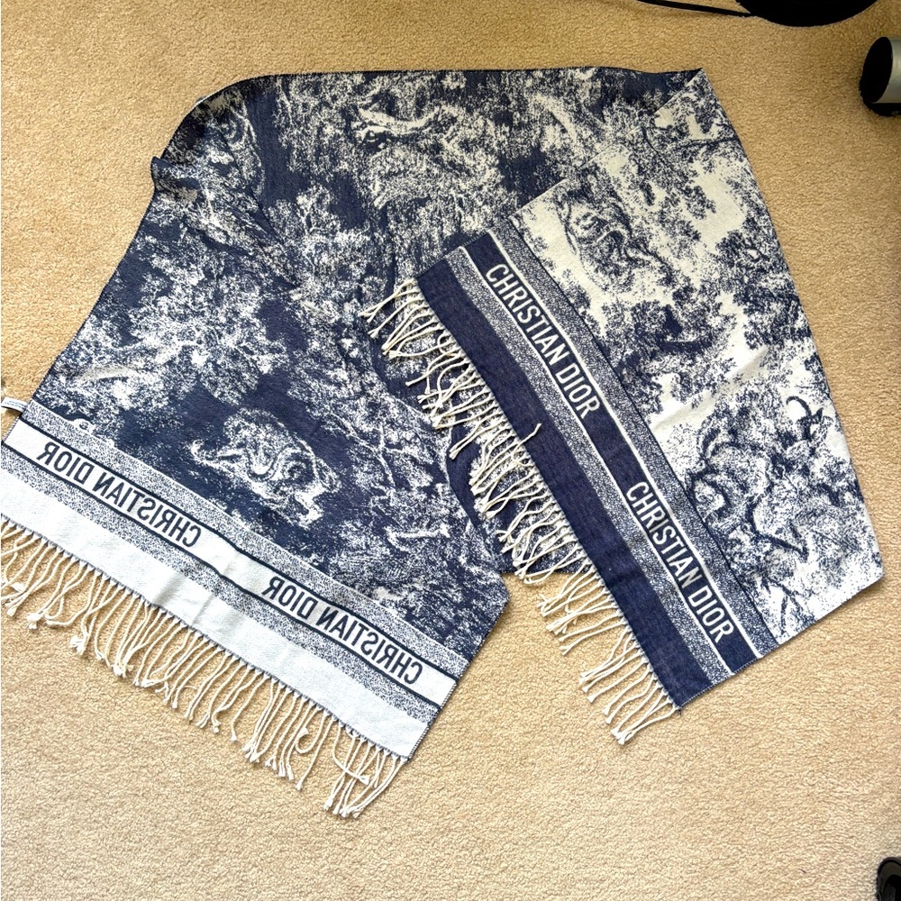 Christian Dior Toile de Jouy shawl